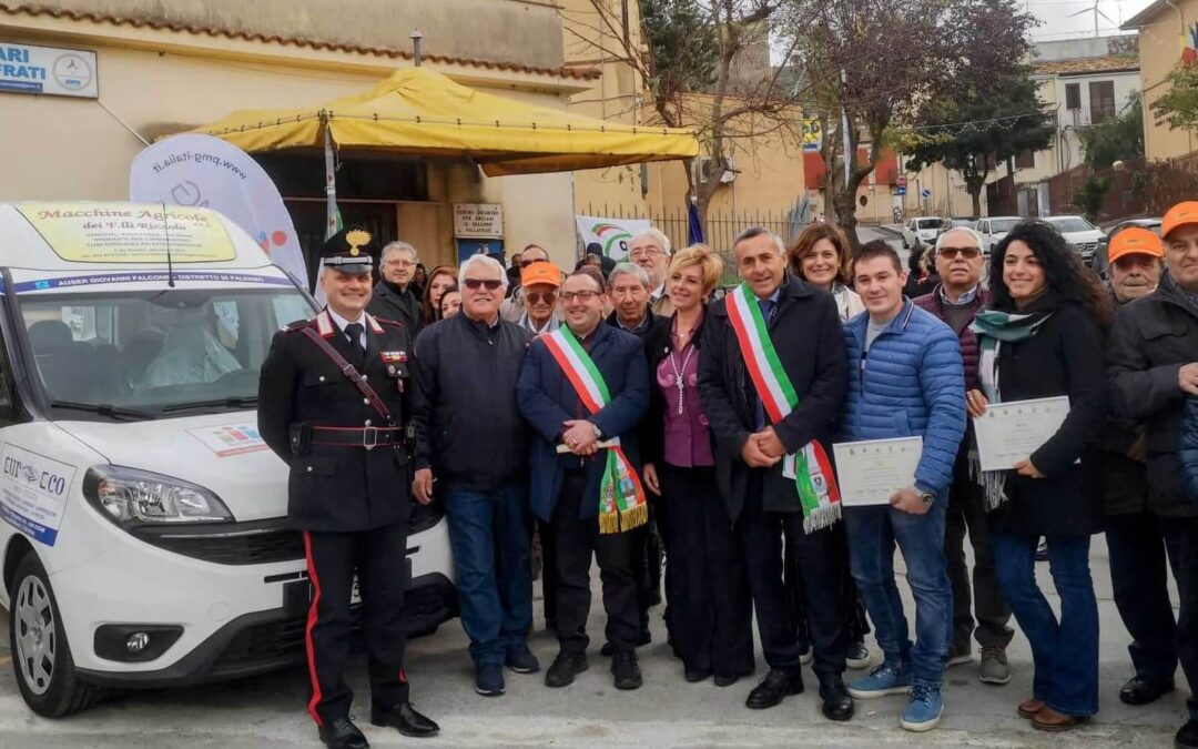 A Villafrati (PA) volontari AUSER hanno 4 ruote in più per fare solidarietà!